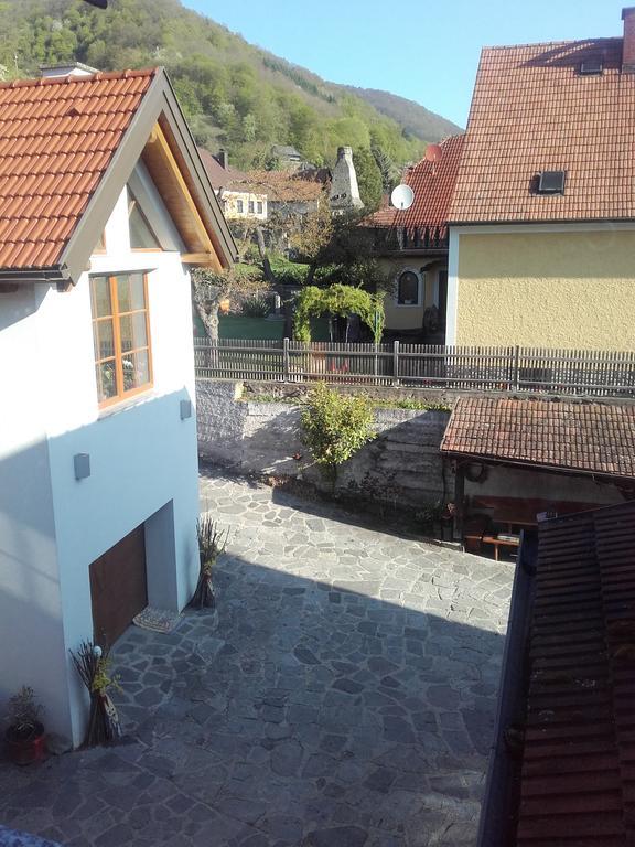 Gaestehaus Schuetz Spitz an der Donau Εξωτερικό φωτογραφία